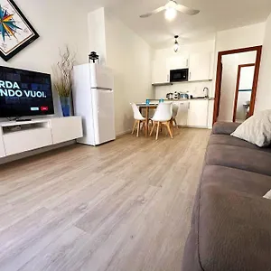 Apt. Marisdomus, 300m Dal Centro , Pula Italia